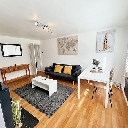 Cosy Croydon Apt Sleeps 5 Extérieur photo