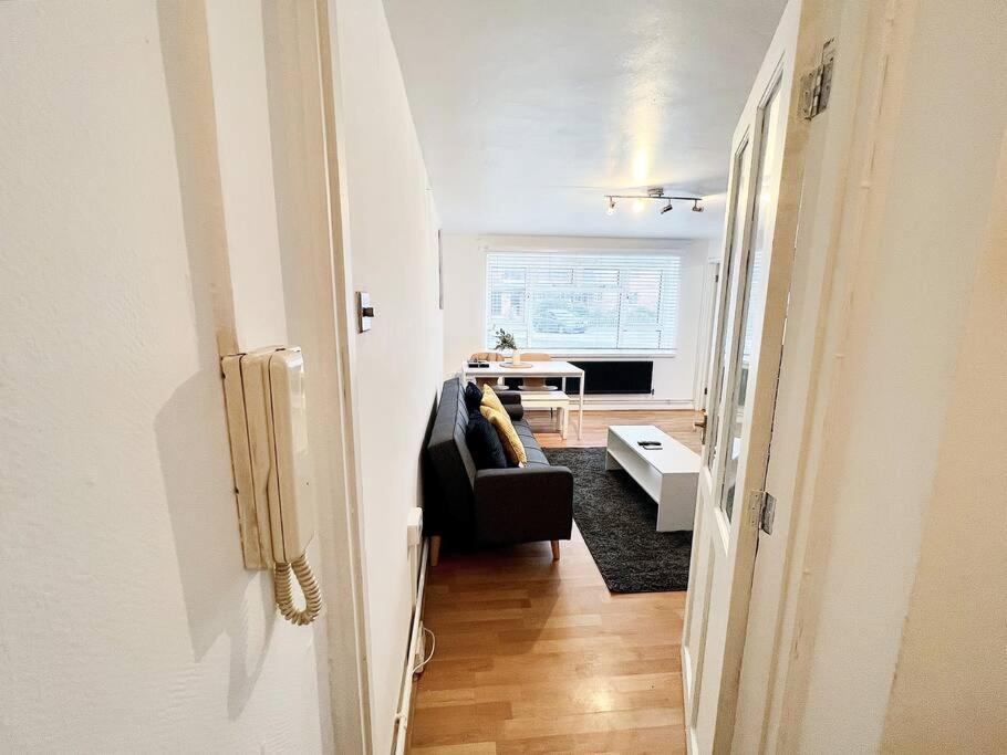 Cosy Croydon Apt Sleeps 5 Extérieur photo